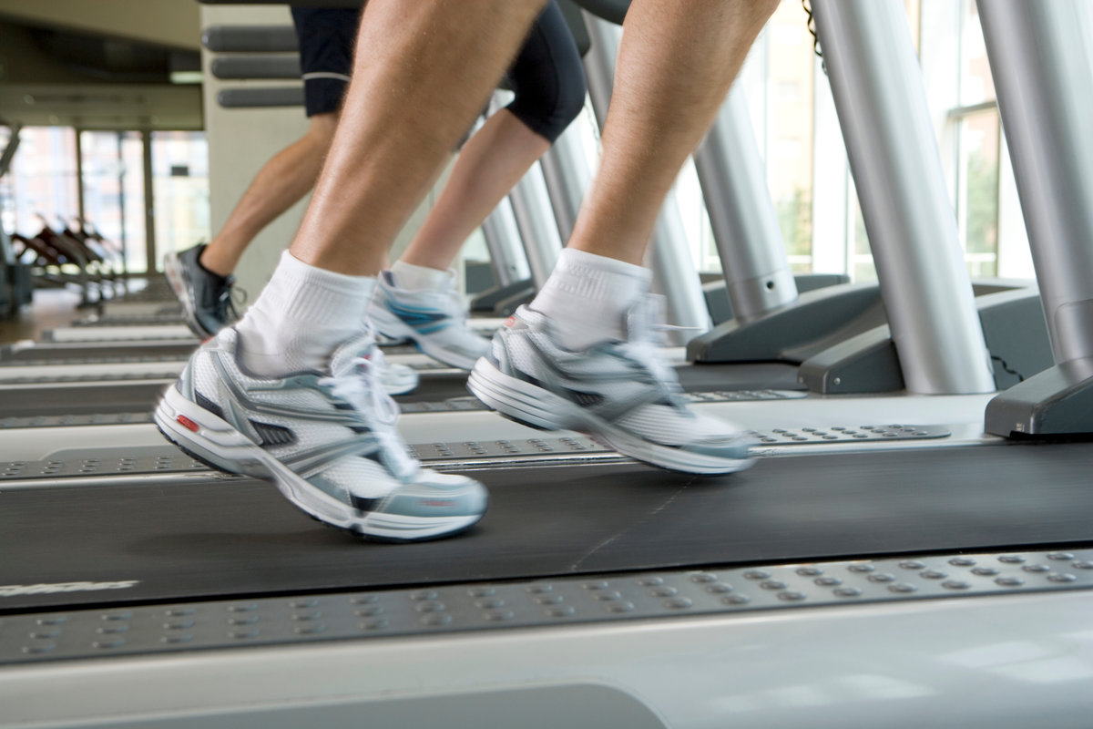 Bieżnia elektryczna vs. magnetyczna – którą wybrać?